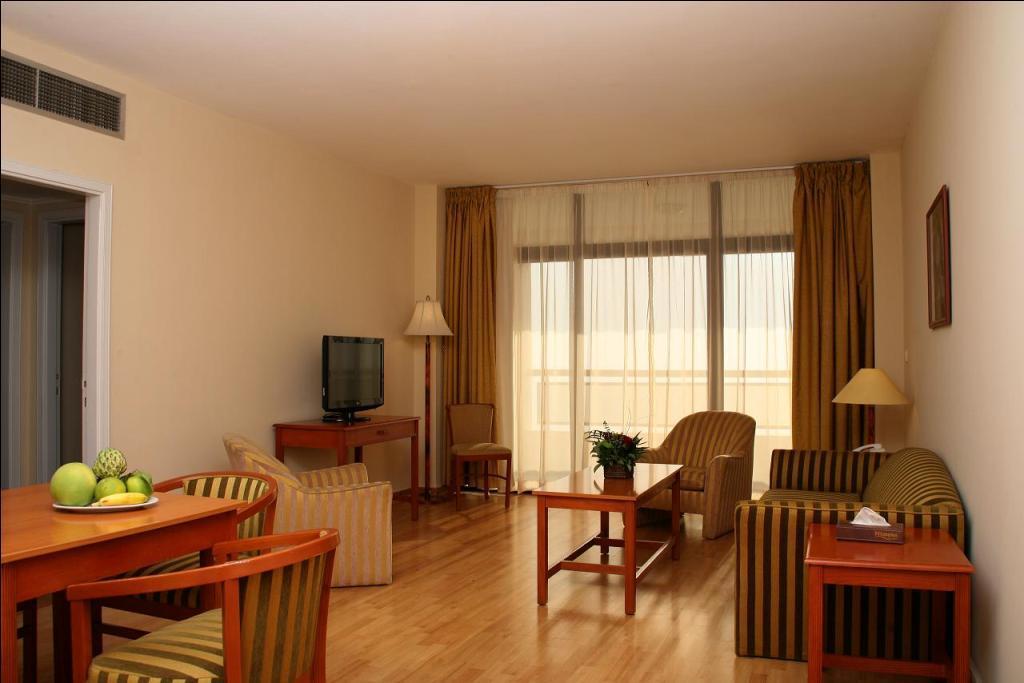 Coral Beirut Al Hamra Hotel ภายนอก รูปภาพ