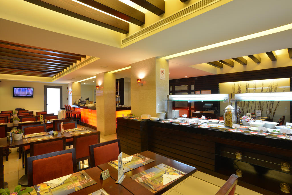 Coral Beirut Al Hamra Hotel ภายนอก รูปภาพ