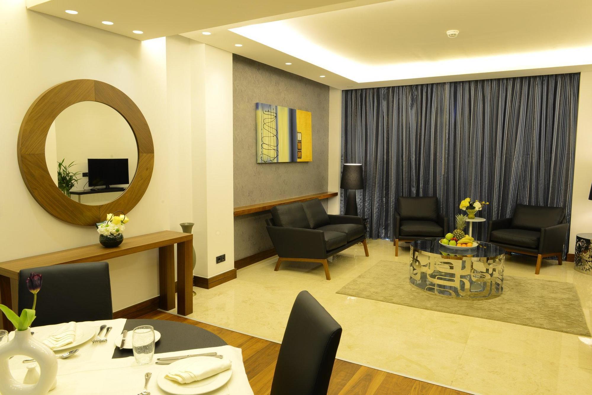 Coral Beirut Al Hamra Hotel ภายนอก รูปภาพ