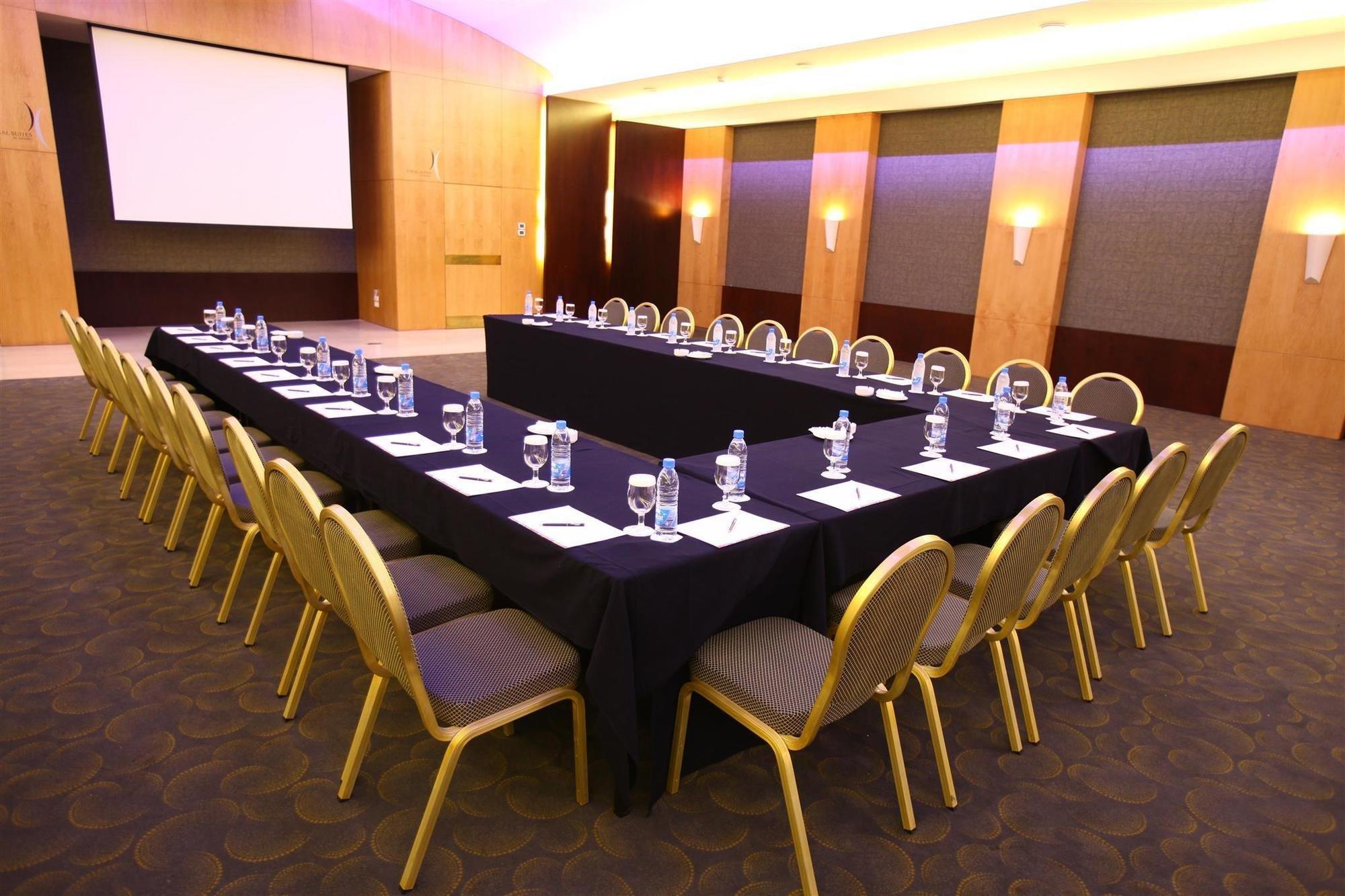 Coral Beirut Al Hamra Hotel ภายนอก รูปภาพ