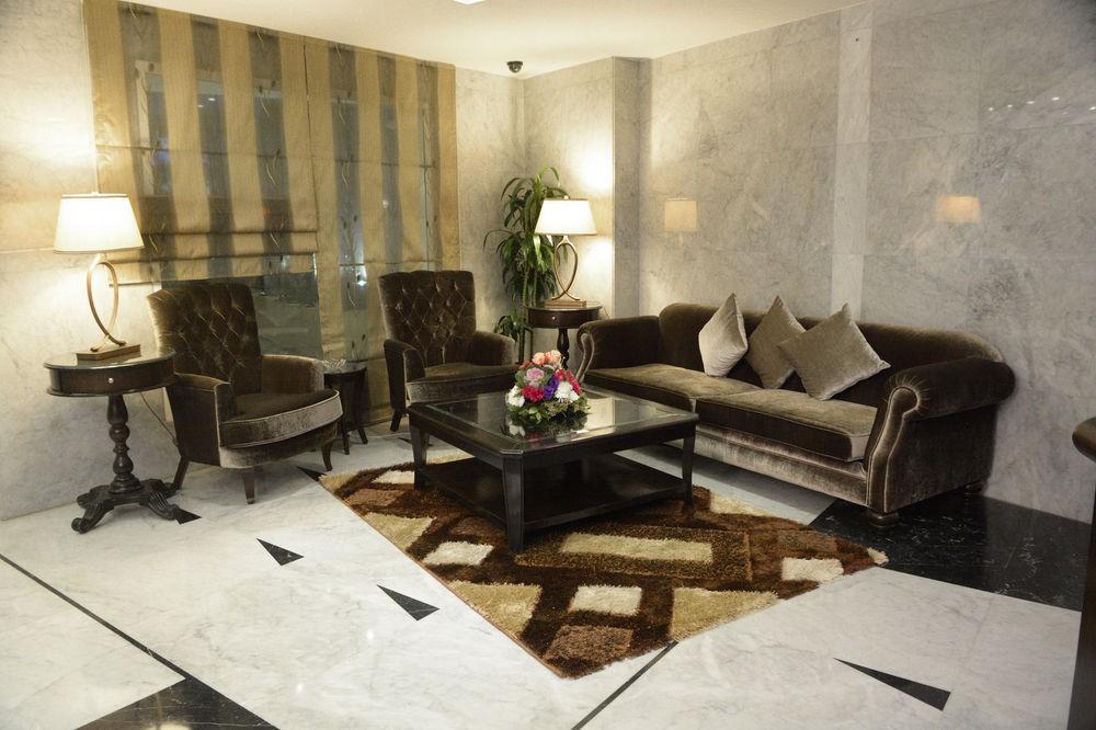 Coral Beirut Al Hamra Hotel ภายนอก รูปภาพ