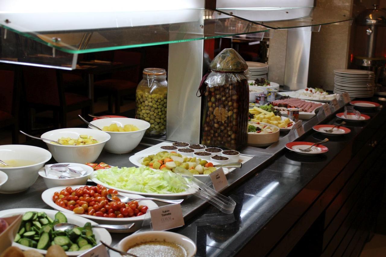 Coral Beirut Al Hamra Hotel ภายนอก รูปภาพ