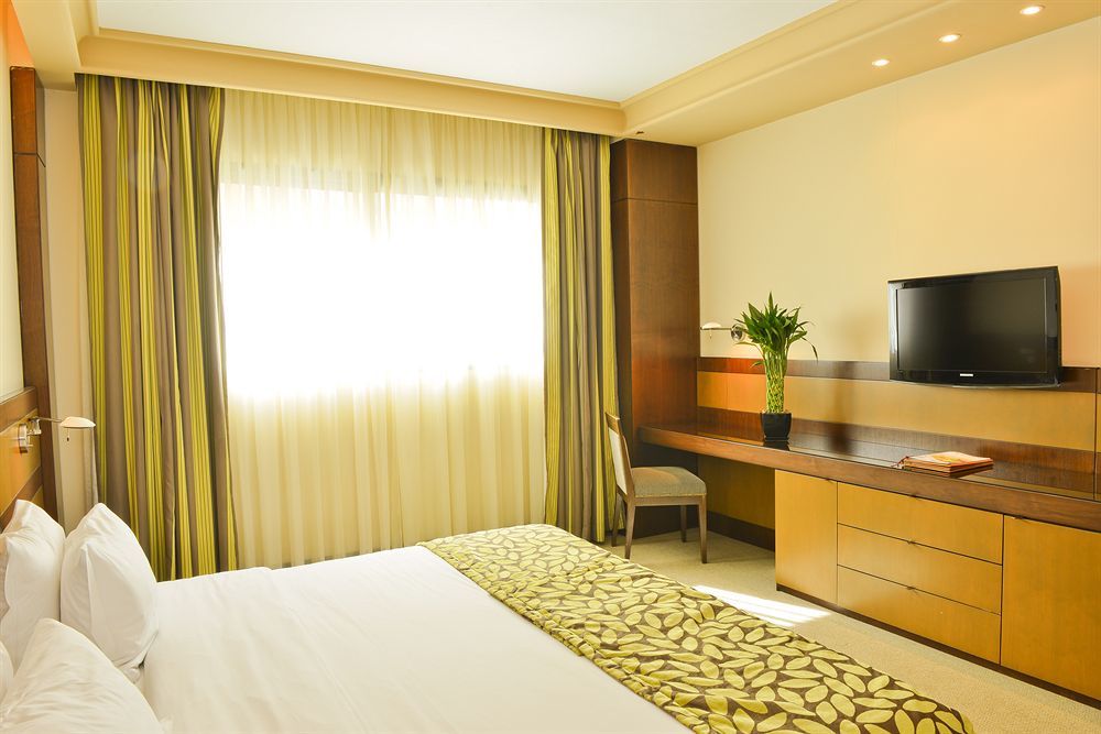 Coral Beirut Al Hamra Hotel ภายนอก รูปภาพ
