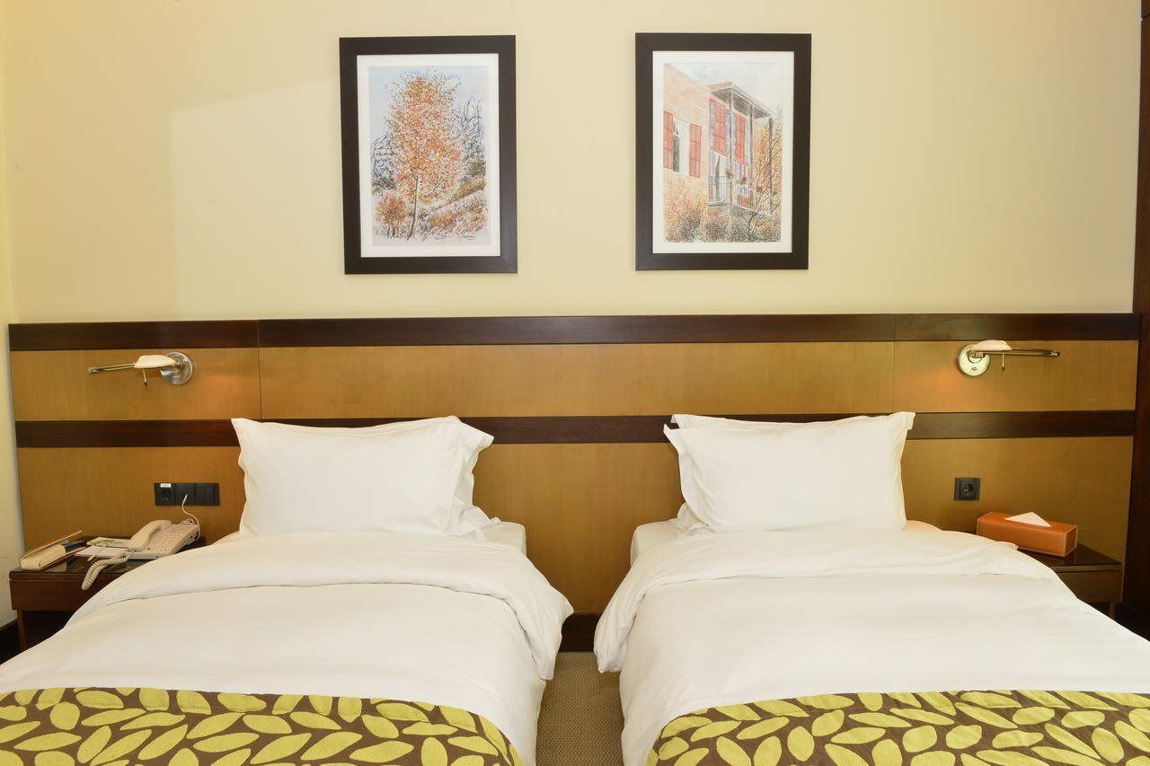 Coral Beirut Al Hamra Hotel ภายนอก รูปภาพ